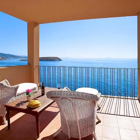 Spektakulaere Sea Front Holiday home *